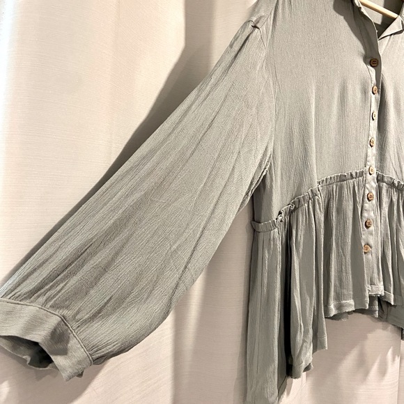 New, sage green top - Picture 3 of 6